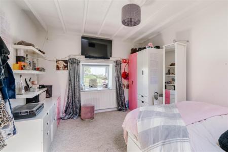 Bedroom4-3.jpg