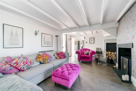 Living Room-2.jpg