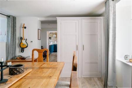 Dining Room-4.jpg