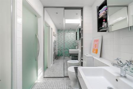 Bathroom2-2.jpg