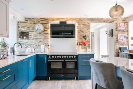 Kitchen-7.jpg