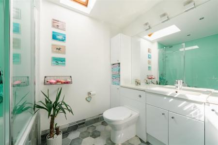 Bathroom1-2.jpg