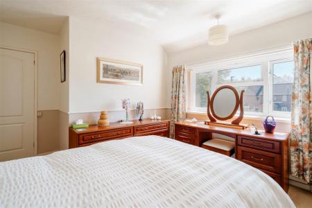 Bedroom2-2.jpg