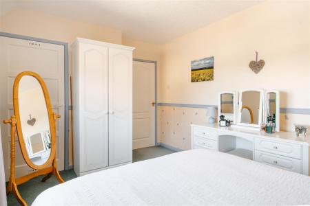 Bedroom3-3.jpg