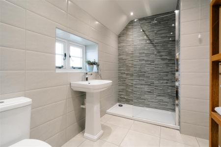 Bathroom-3.jpg