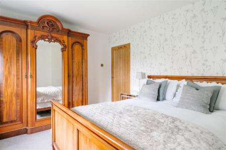 Bedroom2-3.jpg