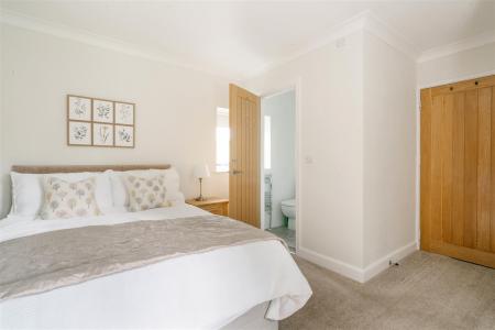 Bedroom4-2.jpg
