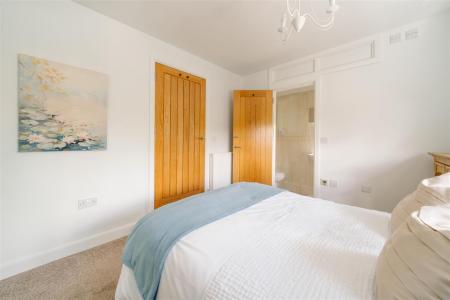 Bedroom3-3.jpg
