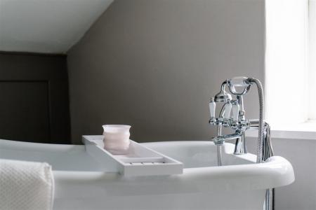 Bathroom1-4.jpg