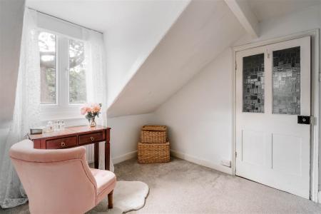 Dressing room-2.jpg