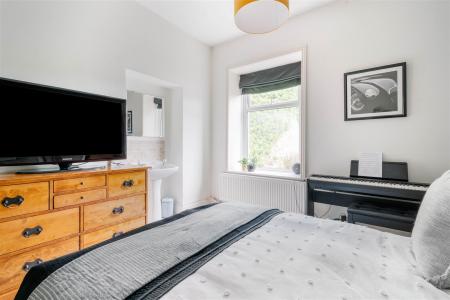 Bedroom2-2.jpg
