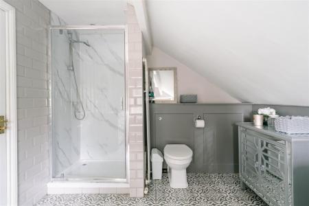 Bathroom1-3.jpg
