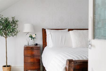 Bedroom1-4.jpg