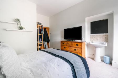 Bedroom2-3.jpg