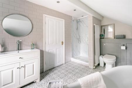 Bathroom1-2.jpg