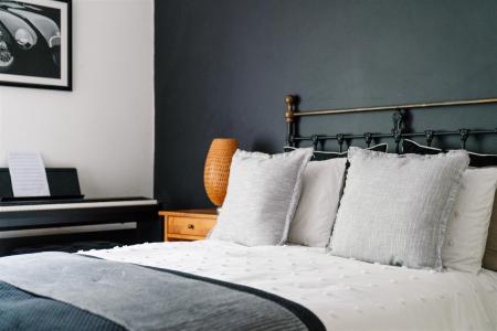 Bedroom2-4.jpg