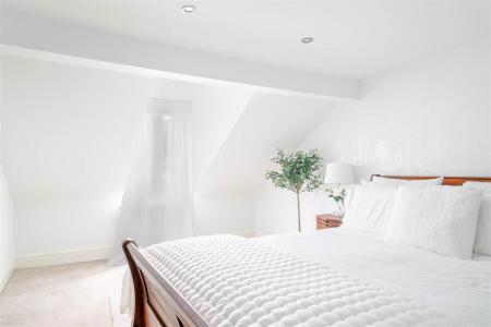 Bedroom1-3.jpg