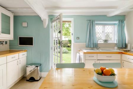 Kitchen-5.jpg