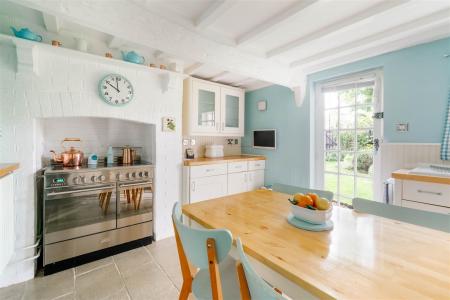 Kitchen-4.jpg