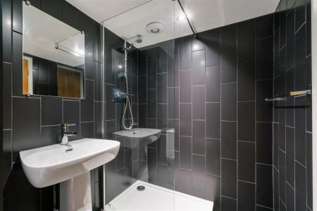Bathroom3-2.jpg