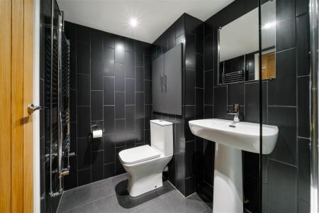 Bathroom3-3.jpg