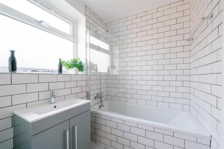 Bathroom2.jpg