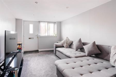 Living Room 2.jpg