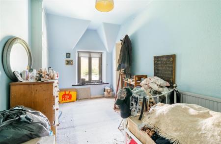 Bedroom2-2.jpg