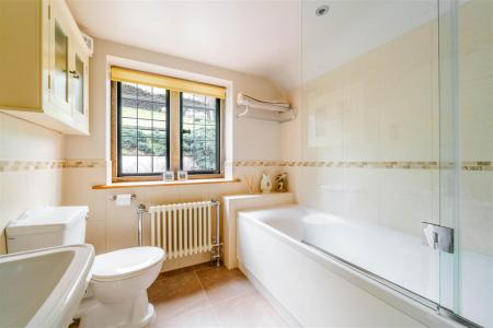 Bathroom.jpg
