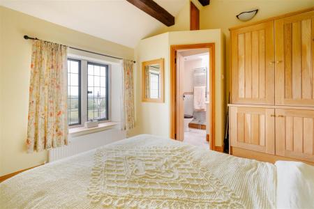 Bedroom1-3.jpg