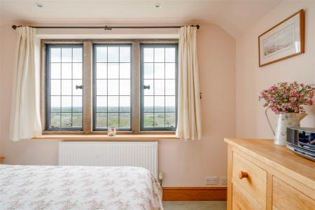 Bedroom3-3.jpg