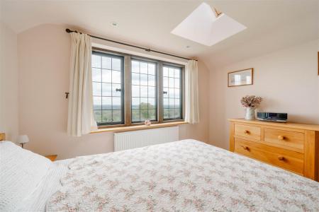 Bedroom3-2.jpg