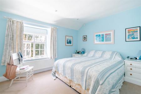 Bedroom2-2.jpg