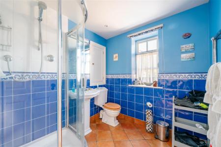 Shower Room.jpg