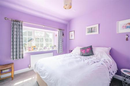 Bedroom3-3.jpg