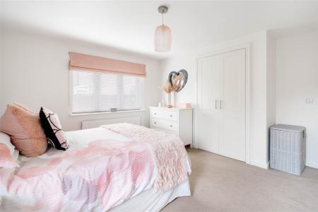 Bedroom4-2.jpg