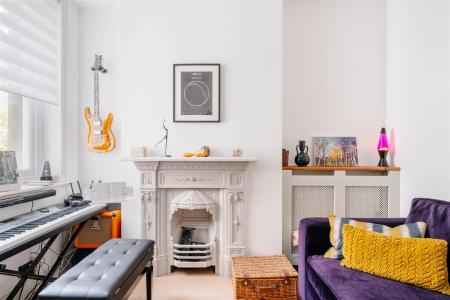 Bedroom4-2.jpg