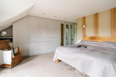 Bedroom2-5.jpg