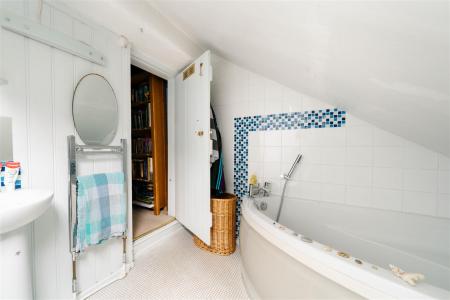 Bedroom1-5.jpg