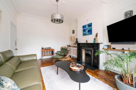 Living Room-4.jpg