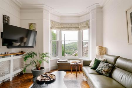 Living Room-2.jpg