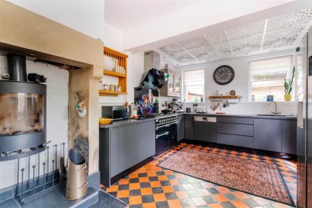 Kitchen-6.jpg