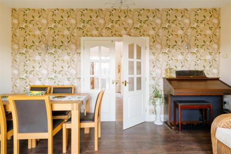 Dining Room-3.jpg