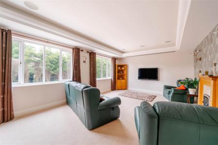 Living Room-2.jpg