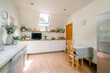 Kitchen-4.jpg