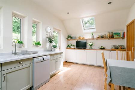 Kitchen-5.jpg