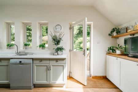 Kitchen-6.jpg
