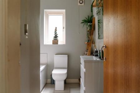 Bathroom-3.jpg
