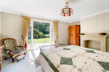 Bedroom1-3.jpg