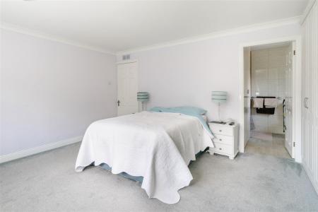 Bedroom4-2.jpg